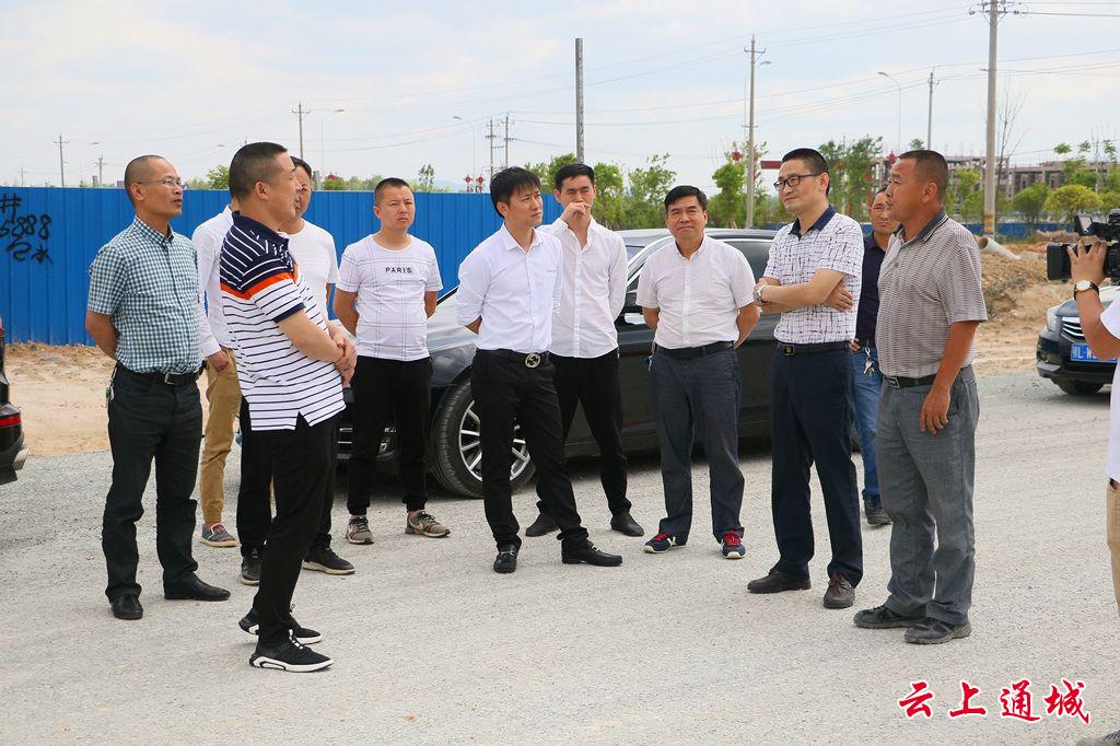 乐盈welcome新能源有限公司一行来通城考察投资情形