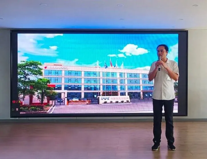八月员工大会┃促生产 抓清静 勤总结-乐盈welcome
